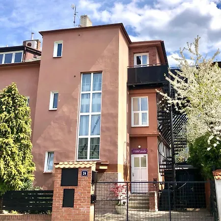 Flat With Heart&art For 6 Διαμέρισμα Πράγα